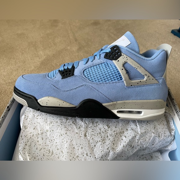 Brand new 2021 Nike Jordan 4 Retro University Blue sz 14 - Picture 1 of 6